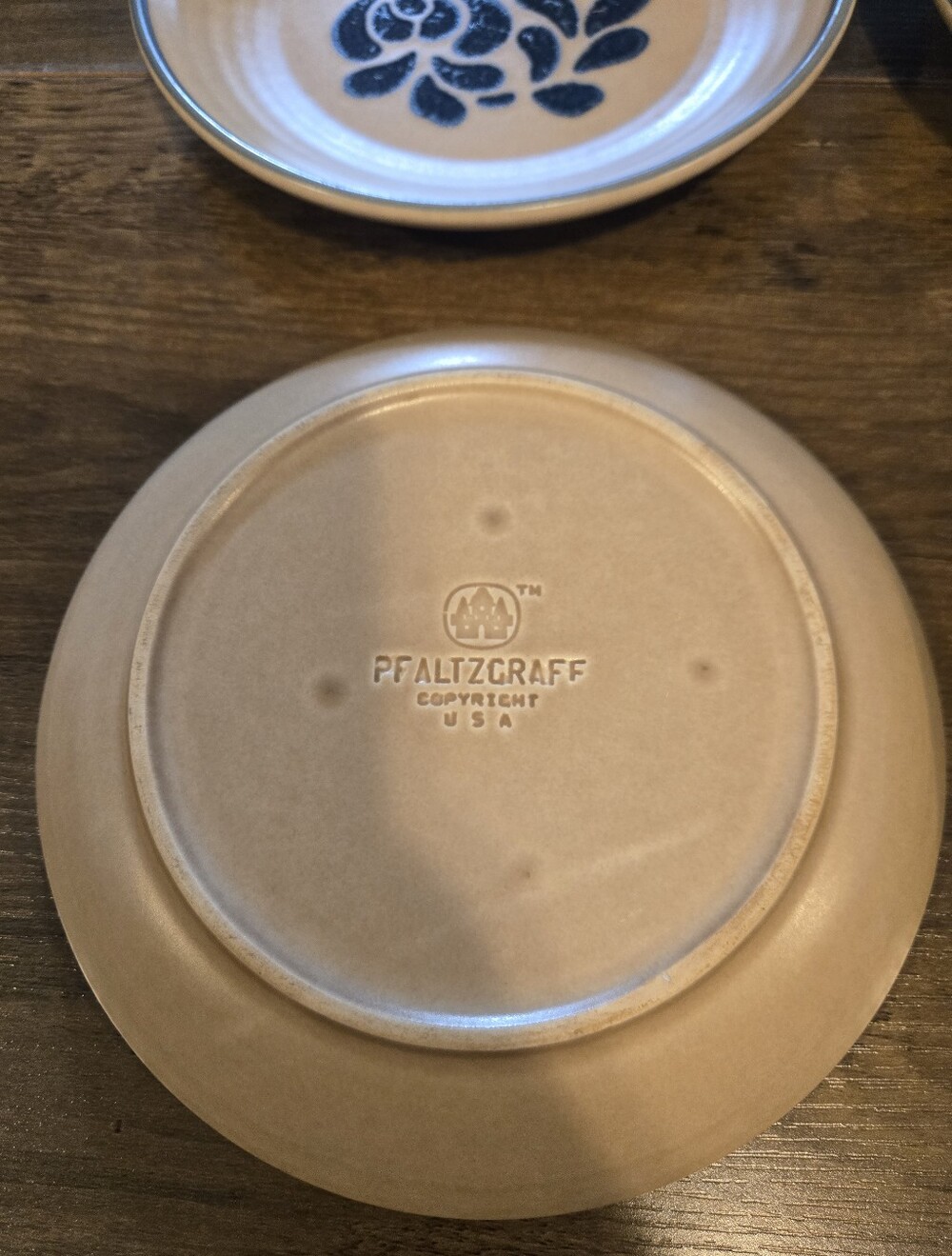 Pfaltzgraff Folk Art Salad Plates - Set of 4 - Picture 2 of 3
